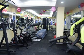 Gold’s Gym Cox’s - Image 2