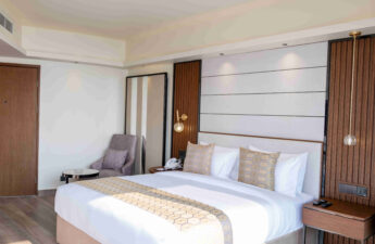 Ramada by Wyndham - Image 8
